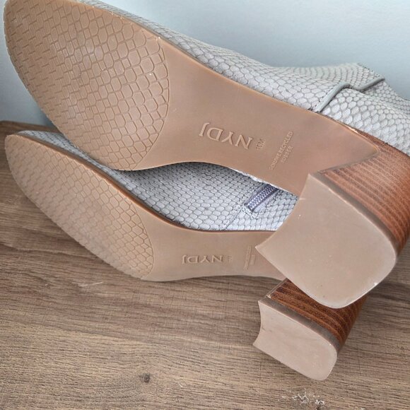 EUC LIKE NEW NYDJ CASSEY LEATHER STACKED HEELS SNAKESKIN TEXTURE BOOTS SIZE 10 - Picture 13 of 16